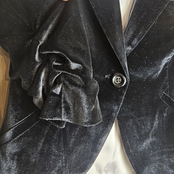 MODCLOTH Fine And Sandy Black Velvet Rouched 3/4 Sleeve Blazer Jacket Size XS - Picture 11 of 15
